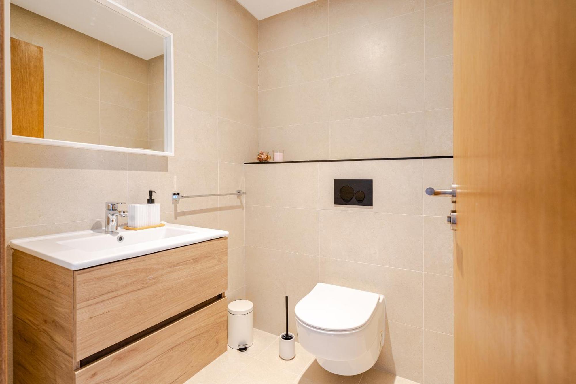 Emplacement Chic Lumineux & Pres Du Consulat Americain 2 Minutes De Twin Center Gauthier *