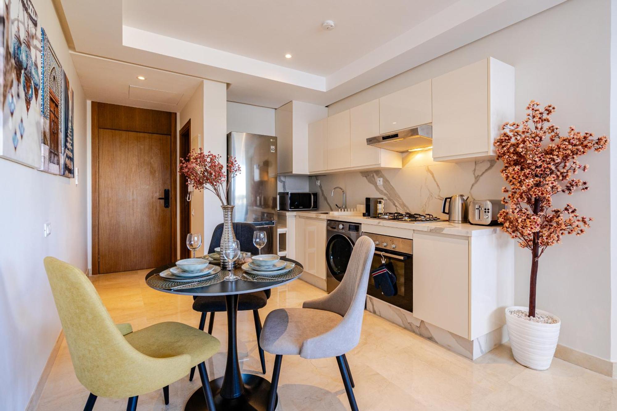 Emplacement Chic Lumineux & Pres Du Consulat Americain 2 Minutes De Twin Center Gauthier Apartamento Casablanca